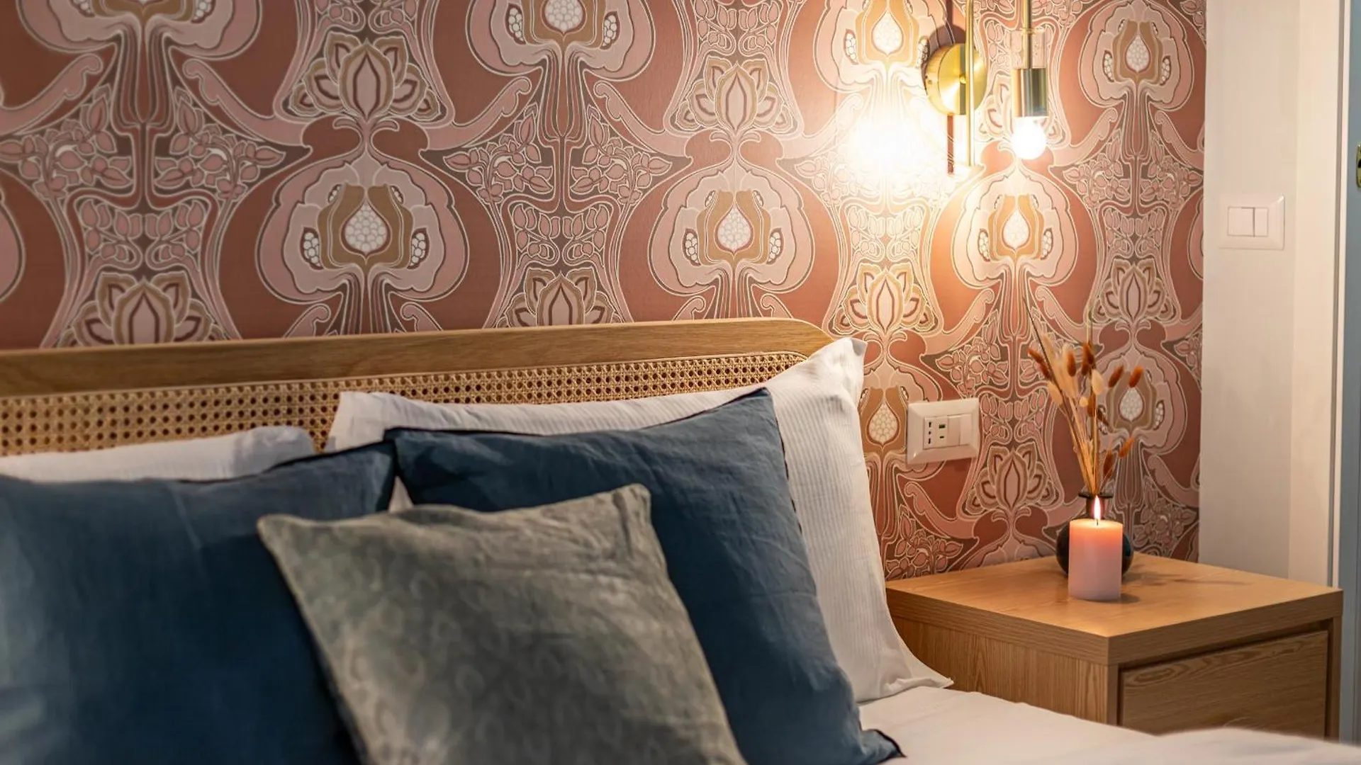 Ambra - Elegant Apartment At The Imperial Forums Rome