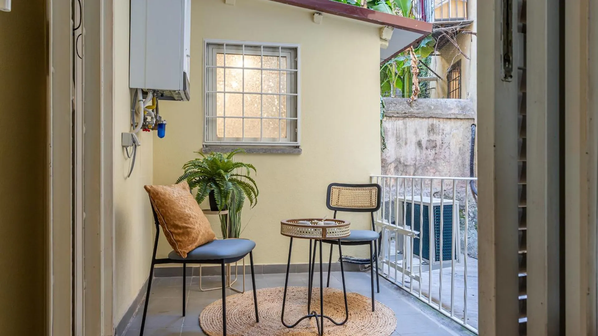 Ambra - Elegant Apartment At The Imperial Forums Rome 0*,  Italy