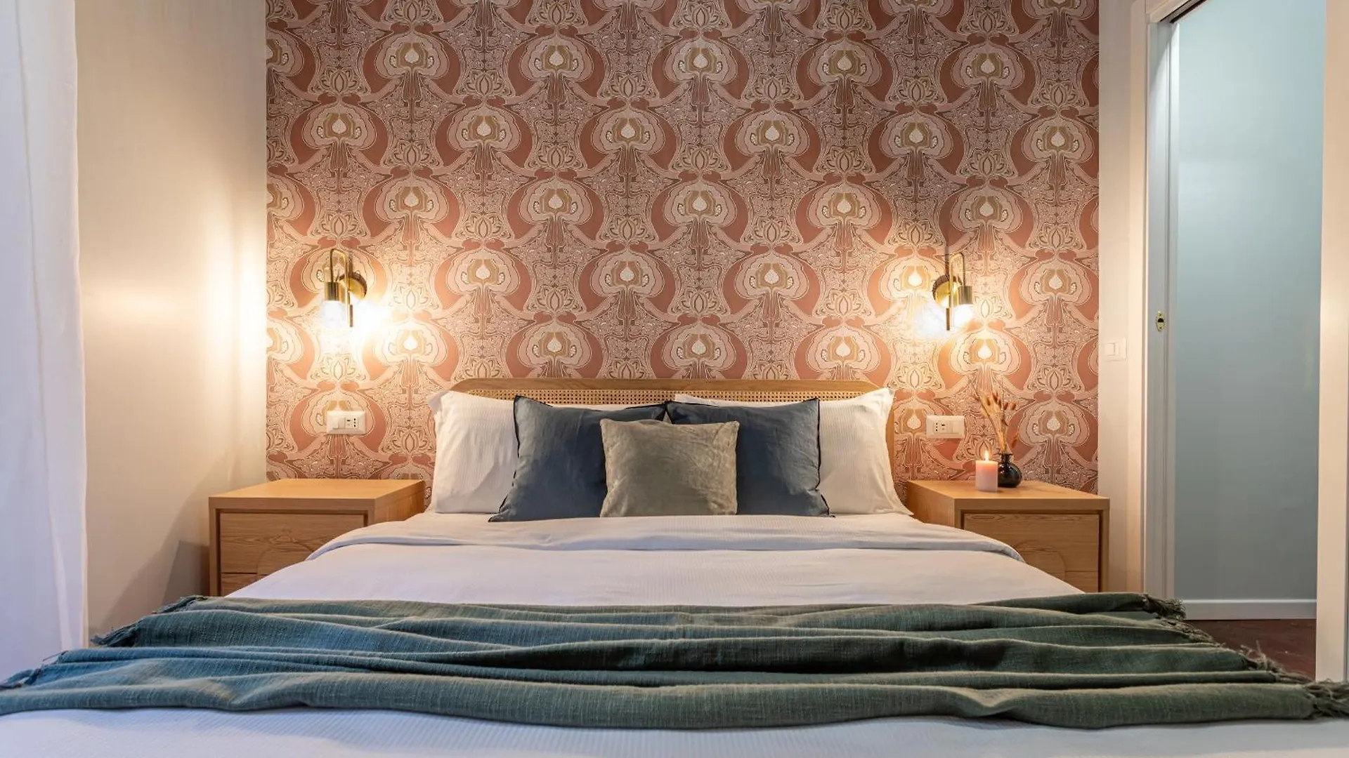 Ambra - Elegant Apartment At The Imperial Forums Rome