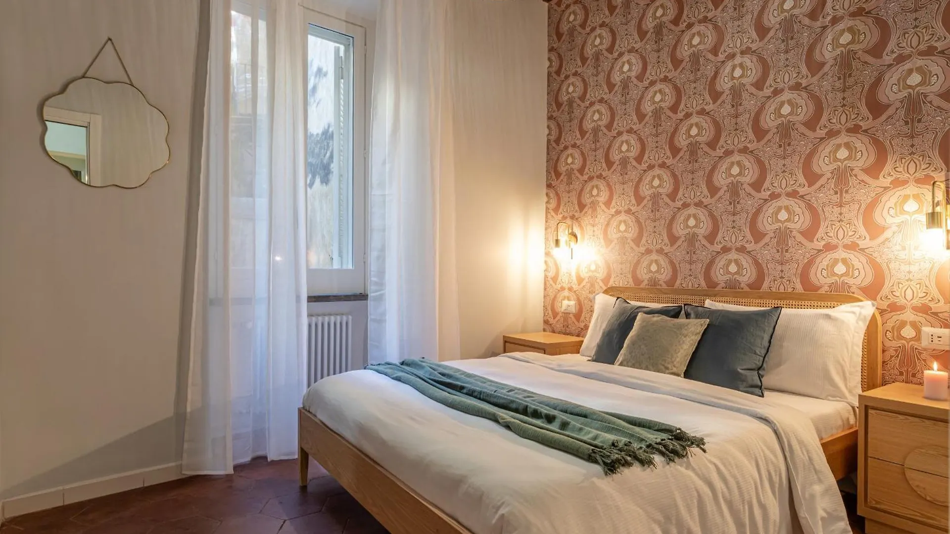 Ambra - Elegant Apartment At The Imperial Forums Rome