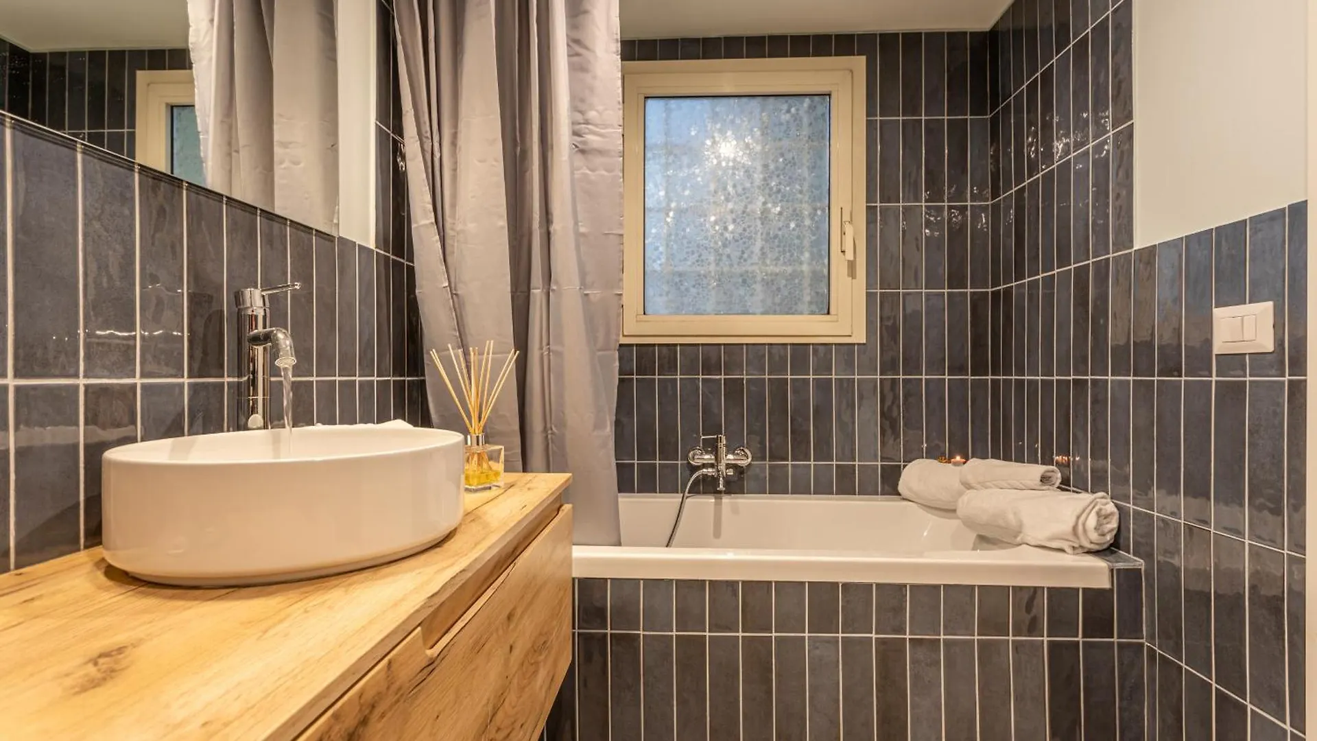 Ambra - Elegant Apartment At The Imperial Forums Rome 0*,  Italy