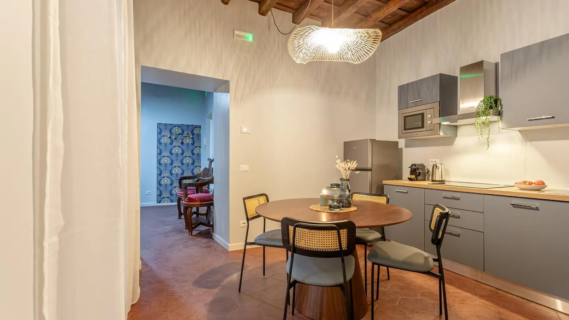 Ambra - Elegant Apartment At The Imperial Forums Rome