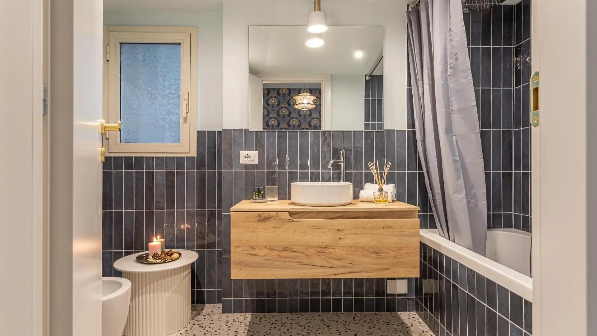 Ambra - Elegant Apartment At The Imperial Forums Rome