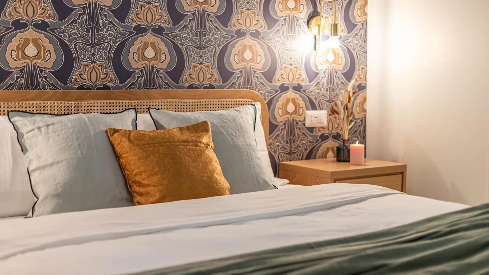Ambra - Elegant Apartment At The Imperial Forums Rome Italy