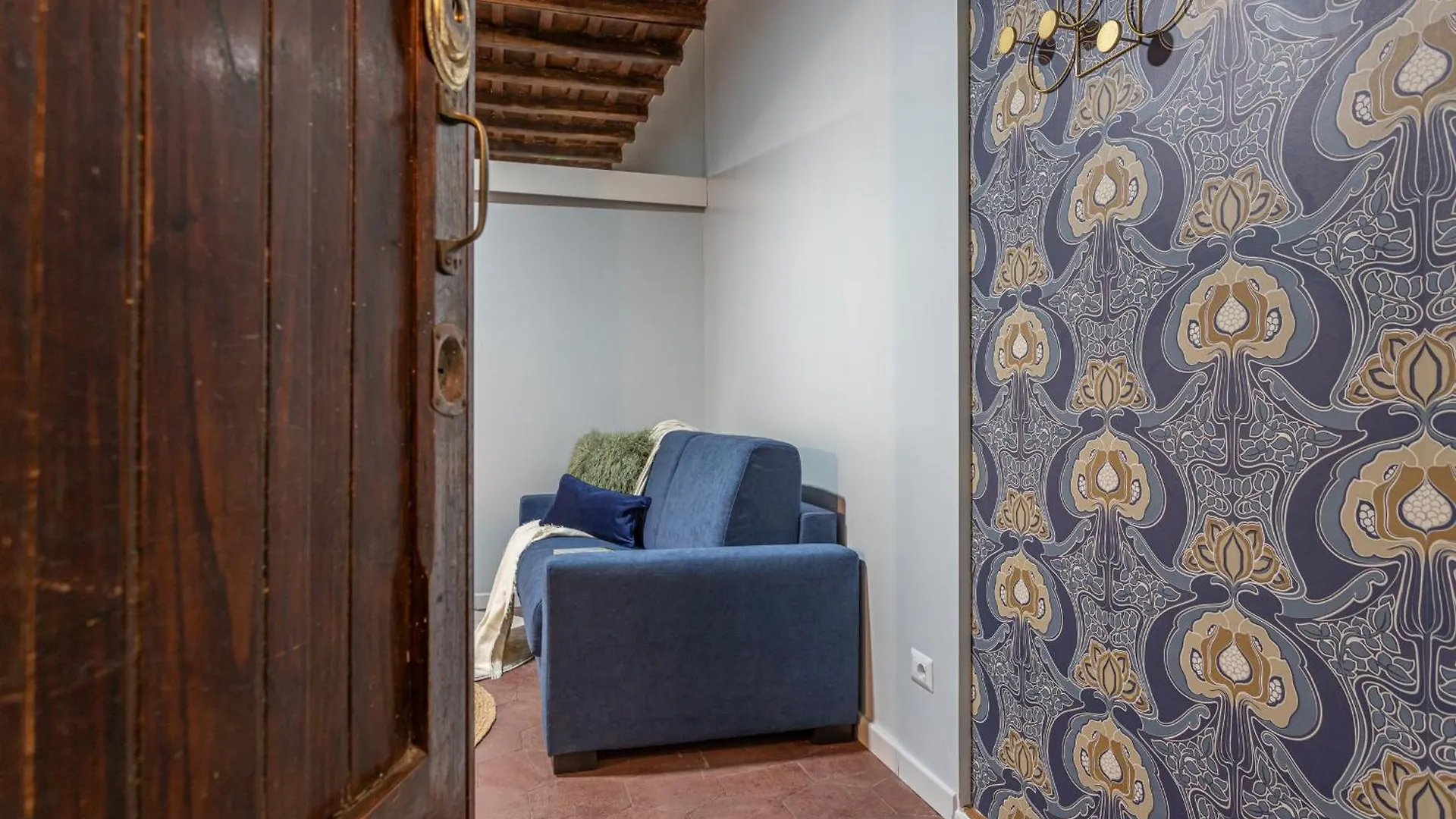 Ambra - Elegant Apartment At The Imperial Forums Rome